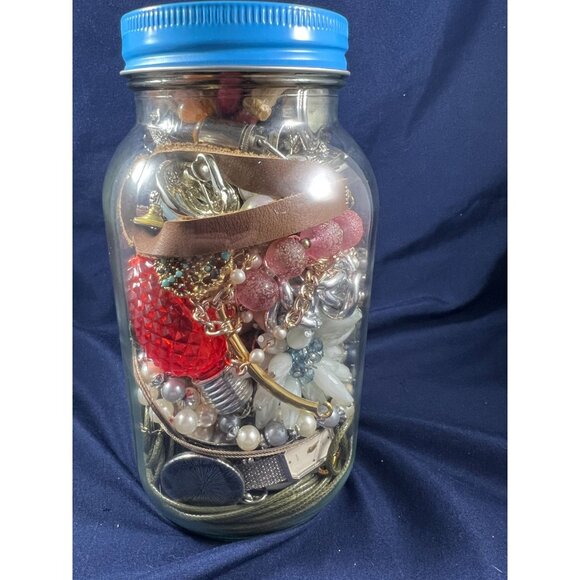 Mixed Jewelry Lot With Assorted Necklaces Bracelets Earrings - NO JAR - Picture 4 of 9